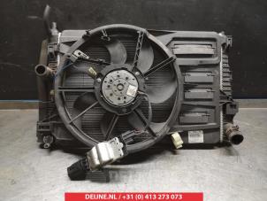 Gebruikte Radiateur Mazda 5 (CWA9) 1.6 CITD 16V Prijs € 75,00 Margeregeling aangeboden door V.Deijne Jap.Auto-onderdelen BV