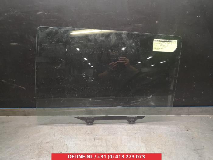 Nissan Micra Türscheibe 4-türig links hinten O287437