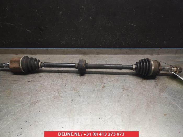 Nissan Almera Tino Antriebswelle rechts vorne O319277