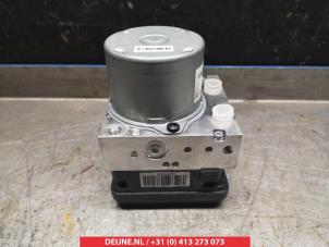 Gebruikte ABS Pomp Kia Stonic (YB) 1.4 MPI 16V Prijs € 150,00 Margeregeling aangeboden door V.Deijne Jap.Auto-onderdelen BV