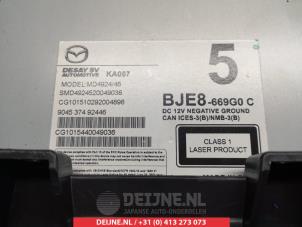 Mazda 3 CD player O312616 photo 2