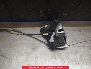 Toyota Rav-4 Türschlossmechanik 4-türig rechts vorne O281261 foto 2