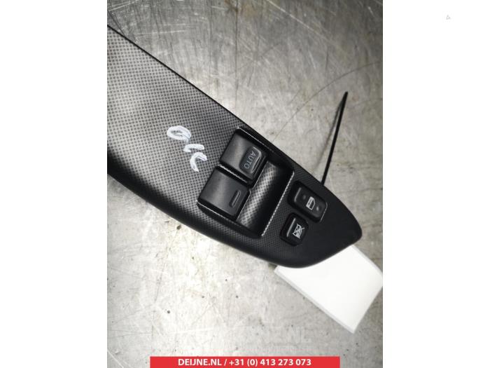 Toyota Yaris Multi-functional window switch O312379