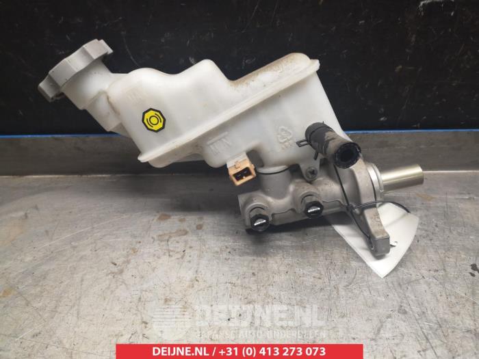 Gebruikte Hoofdremcilinder Kia Rio III (UB) 1.1 CRDi VGT 12V Prijs € 30,00 Margeregeling aangeboden door V.Deijne Jap.Auto-onderdelen BV