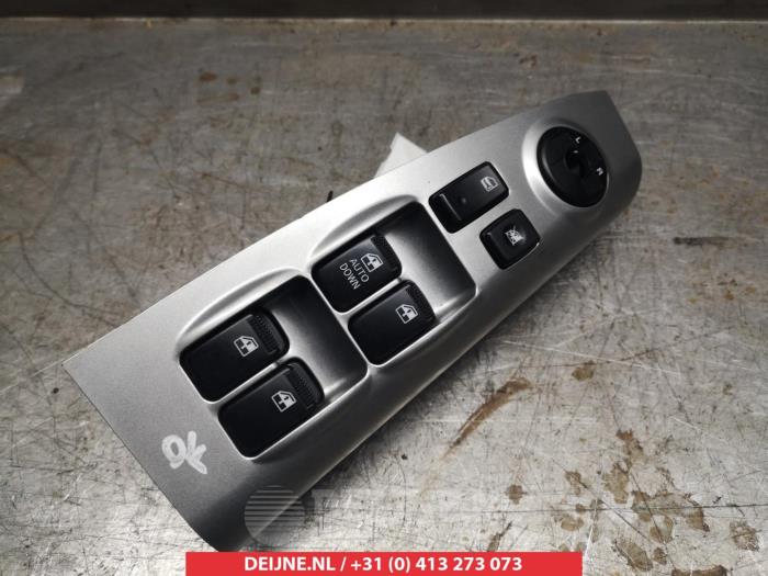 Kia Sportage Multi-functional window switch O311840