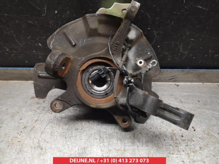 Suzuki Vitara Fusee links-voor O323071