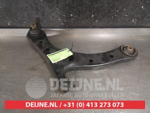 Toyota Avensis Verso Front lower wishbone, right O382788 photo 2