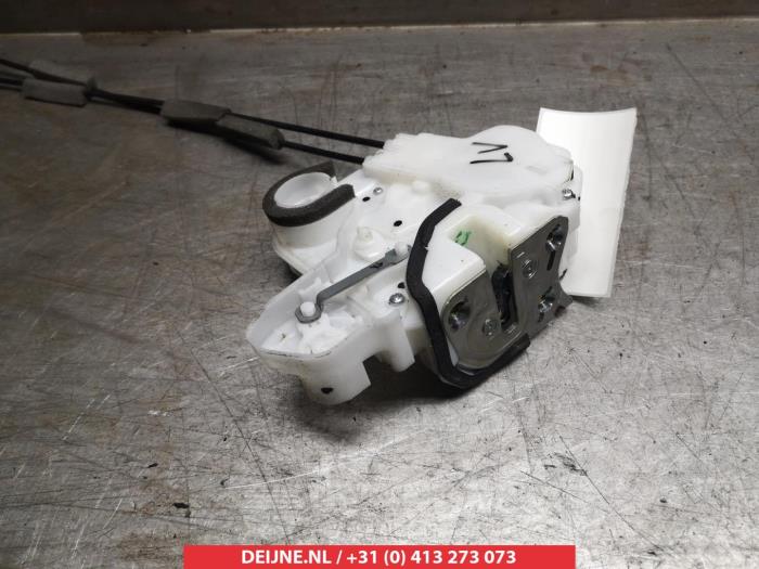 Mitsubishi Space Star Deurslot Mechaniek 4Deurs links-voor O279632