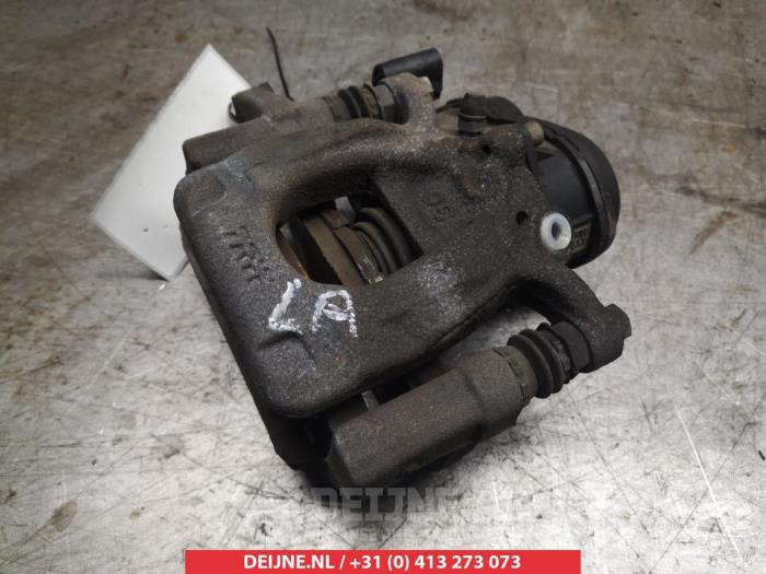 Nissan Qashqai Remklauw (Tang) links-achter O376199