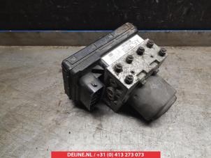 Gebruikte ABS Pomp Toyota Corolla Verso (E12) 2.0 D-4D 16V 90 Prijs € 50,00 Margeregeling aangeboden door V.Deijne Jap.Auto-onderdelen BV