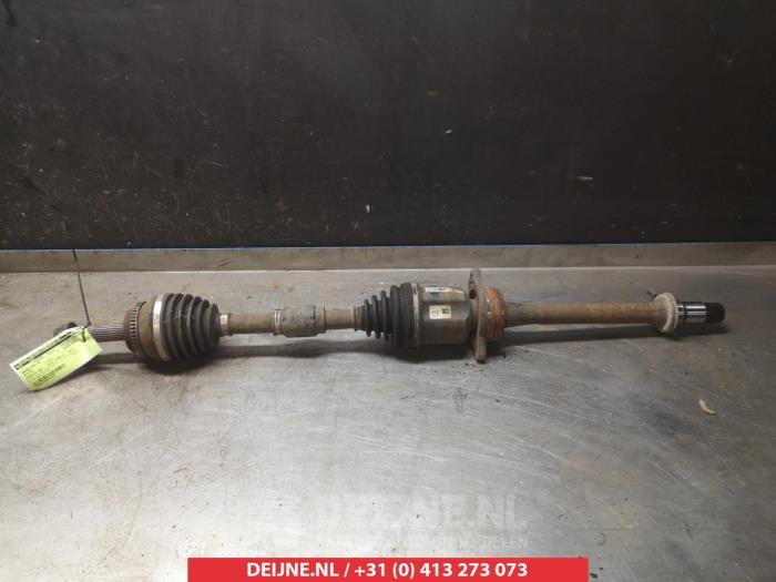 Gebruikte Steekas rechts-voor Toyota Corolla Verso (E12) 2.0 D-4D 16V 90 Prijs € 50,00 Margeregeling aangeboden door V.Deijne Jap.Auto-onderdelen BV