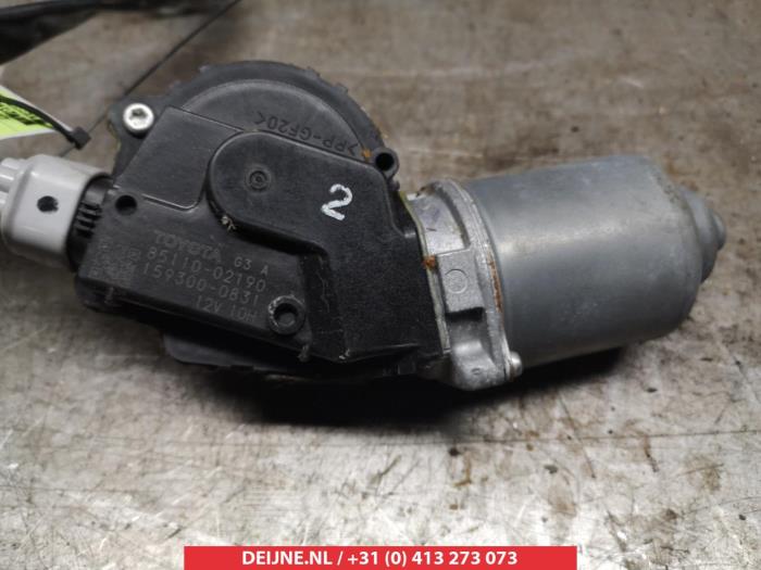 Toyota Auris Scheibenwischermotor vorne O349437