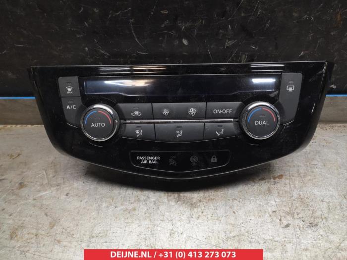 Nissan Qashqai Kachel Bedieningspaneel O305726