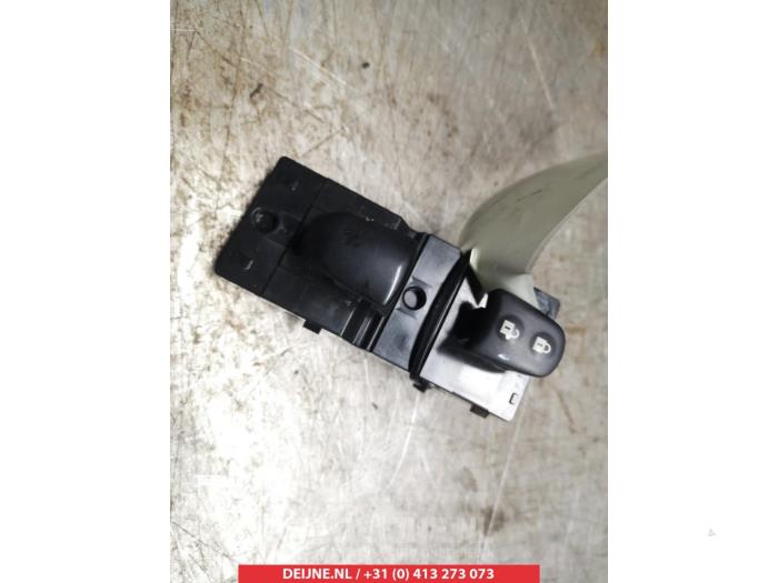 Nissan Qashqai Elektrisch Raam Schakelaar O311304