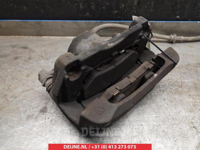 Nissan Qashqai Remklauw (Tang) rechts-voor O326171