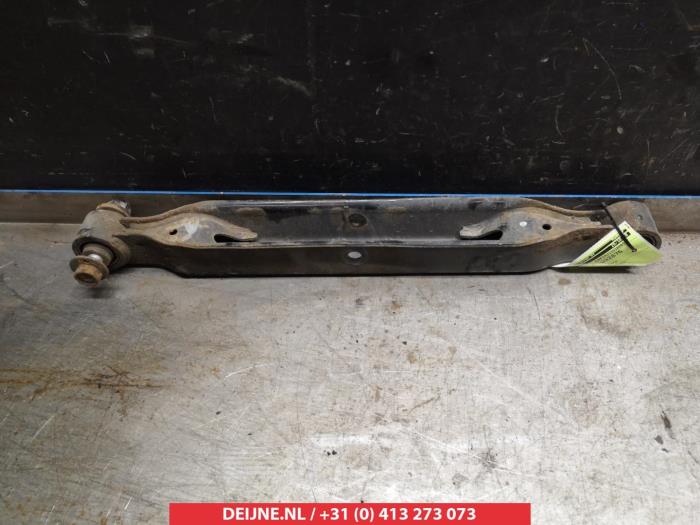 Nissan Qashqai Draagarm rechts-achter O384272