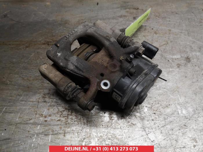 Nissan Qashqai Remklauw (Tang) links-achter O376191