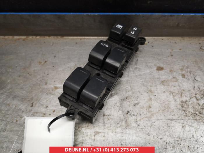 Suzuki Swift Kombischalter Fenster O312344