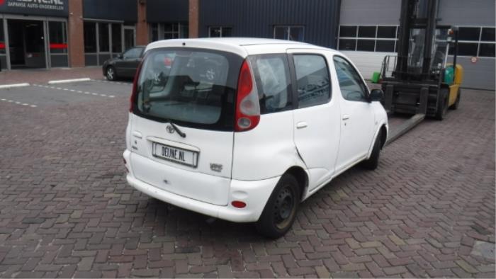 Toyota Yaris Verso Bumperhoek rechts-achter O293038