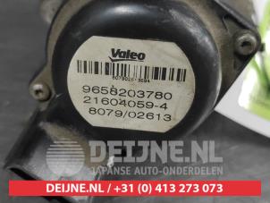 Mazda 2 EGR valve O352961 photo 3