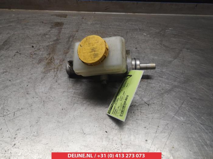 Subaru Legacy Master cylinder O336666