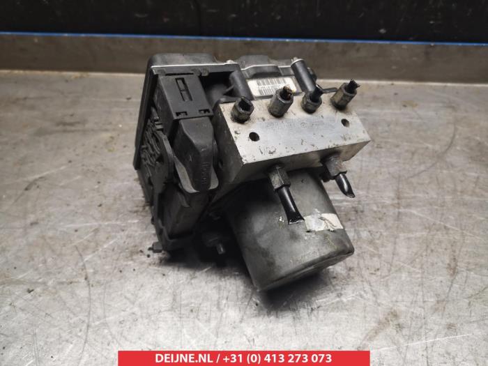 Mazda CX-7 ABS Pomp O337178