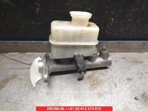 Gebruikte Hoofdremcilinder Hyundai Santa Fe I 2.4 16V 4x4 Prijs € 20,00 Margeregeling aangeboden door V.Deijne Jap.Auto-onderdelen BV