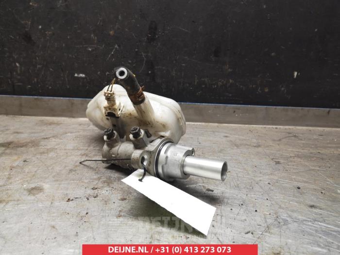 Toyota Auris Hoofdremcilinder O337087