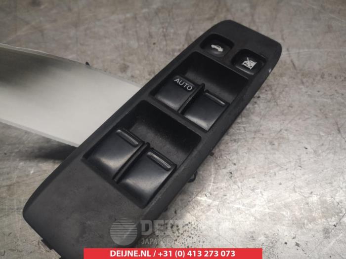 Nissan Primera Combischakelaar ramen O311648