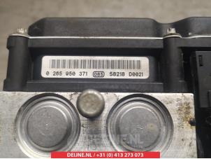 ABS Pomp van een Nissan Primera (P12) 2.0 16V 2005