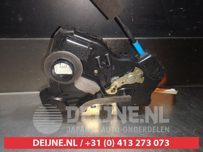 Toyota Landcruiser Deurslot Mechaniek 4Deurs links-voor O279838