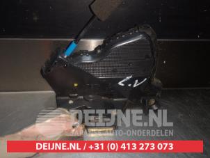 Toyota Landcruiser Deurslot Mechaniek 4Deurs links-voor O279838 foto 3