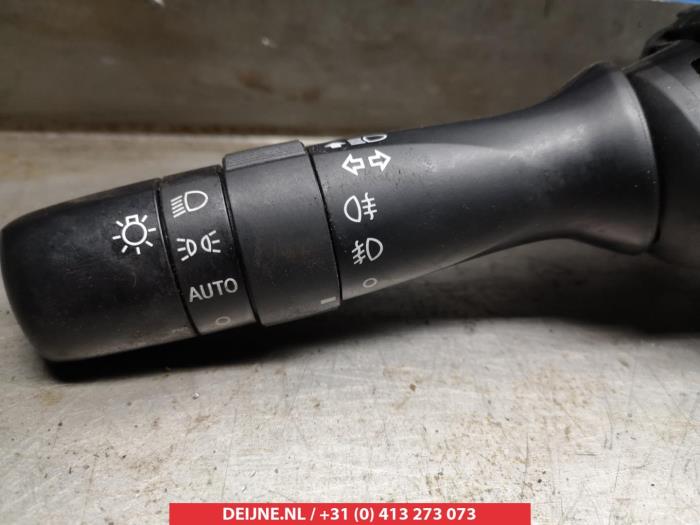 Toyota Avensis Light switch O307420