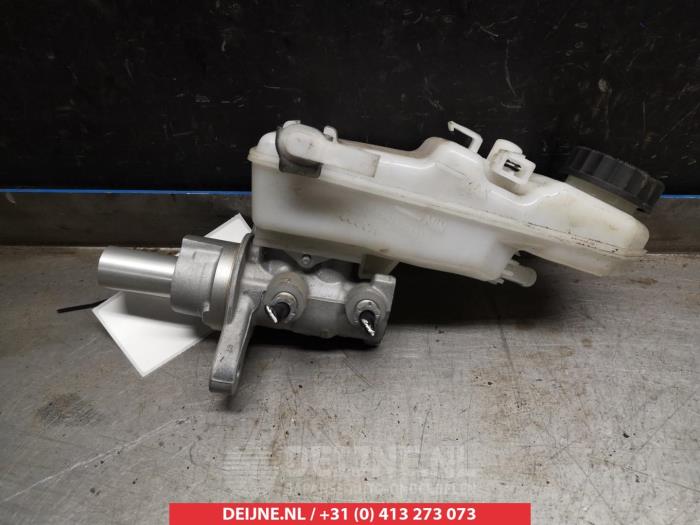 Toyota Avensis Hoofdremcilinder O337082