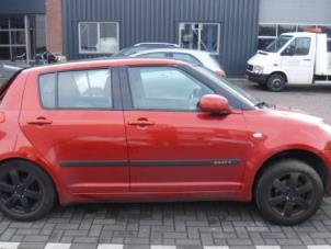 Suzuki Swift Portier 4Deurs rechts-achter O286721 foto 2