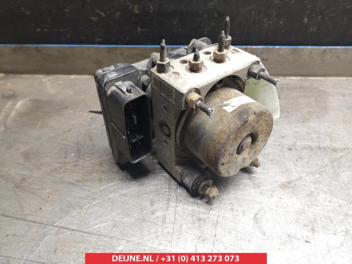Gebruikte ABS Pomp Mazda 6 Sport (GG14) 1.8i 16V Prijs € 50,00 Margeregeling aangeboden door V.Deijne Jap.Auto-onderdelen BV