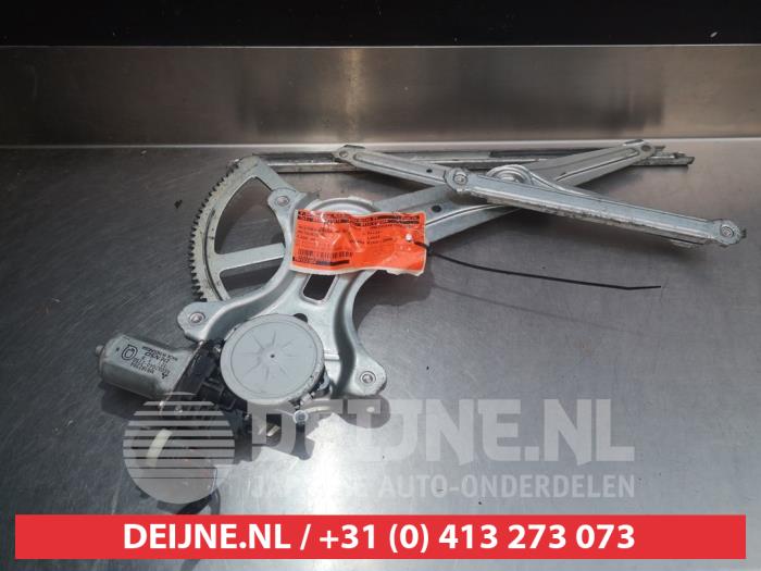 Mitsubishi L200 Fenstermechanik 4-türig rechts vorne O276860