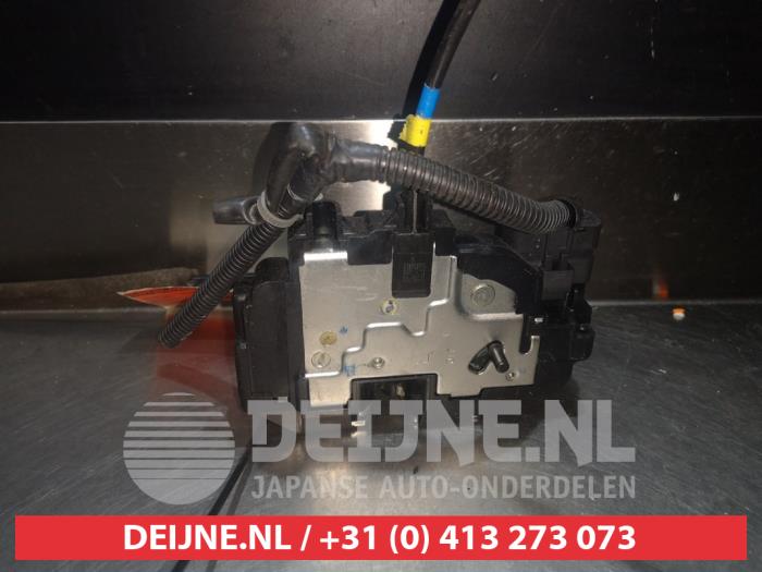 Nissan Note Deurslot Mechaniek 4Deurs links-achter O280137