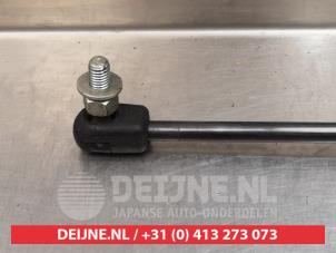 Suzuki Swift Gasdemper rechts-achter O295375 foto 2