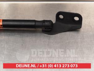 Suzuki Swift Gasdemper rechts-achter O295375 foto 3