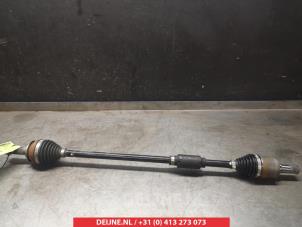 Gebruikte Steekas rechts-voor Honda Jazz (GK/GP) 1.3 -i-VTEC 16V Prijs € 75,00 Margeregeling aangeboden door V.Deijne Jap.Auto-onderdelen BV