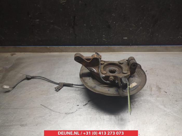 Mitsubishi Grandis Achsschenkel links vorne O322817