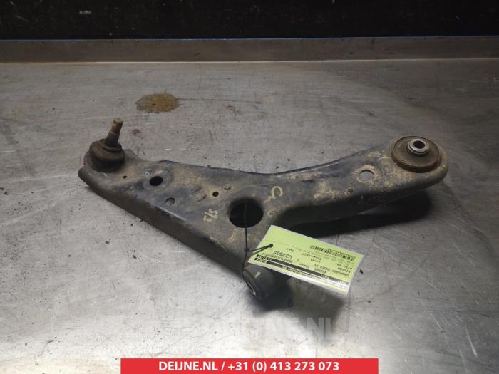 Nissan Pixo Draagarm onder rechts-voor O382181