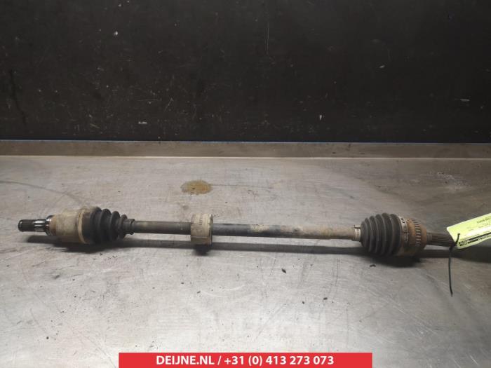 Nissan Pixo Aandrijfas rechts-voor O319222