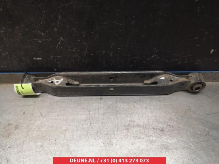 Nissan Qashqai Draagarm links-achter O383346