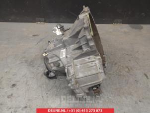 Daihatsu Cuore Gearbox O372772 photo 2