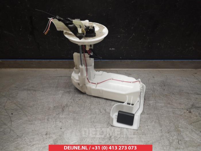 Gebruikte Tank element Pomp Suzuki Celerio (LF) 1.0 12V Prijs € 35,00 Margeregeling aangeboden door V.Deijne Jap.Auto-onderdelen BV