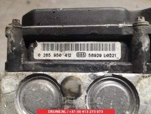 Toyota Corolla Verso ABS Pomp O338430 foto 3