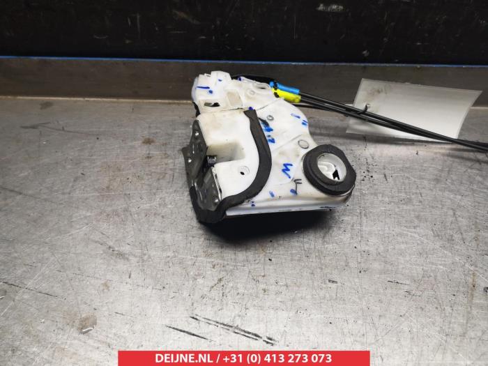 Suzuki Celerio Türschlossmechanik 4-türig rechts vorne O281149