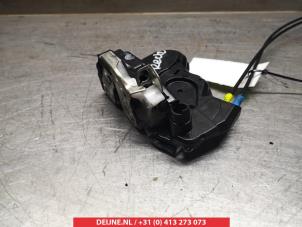 Suzuki Celerio Türschlossmechanik 4-türig rechts vorne O281149 foto 2